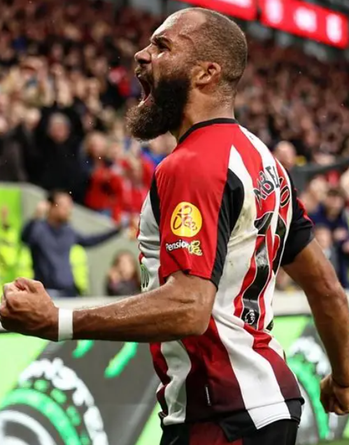 魯尼評曼聯(lián)新援：姆伯莫用表現(xiàn)贏得認(rèn)可