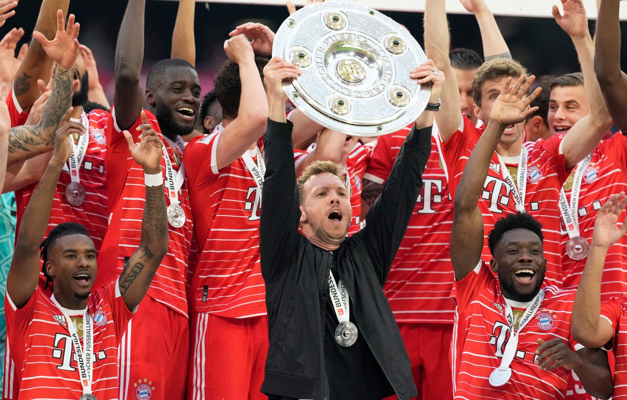 拜仁慕尼黑：歐冠賽場的德意志戰(zhàn)車轟鳴向前