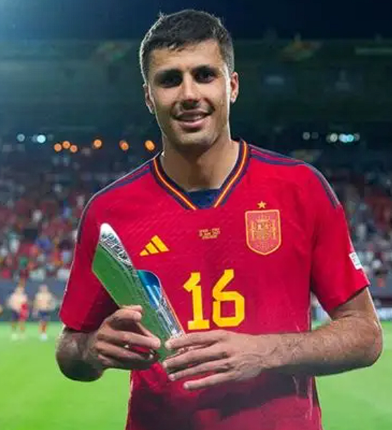 曼城積極推進(jìn)羅德里續(xù)約事宜，力求穩(wěn)固核心陣容