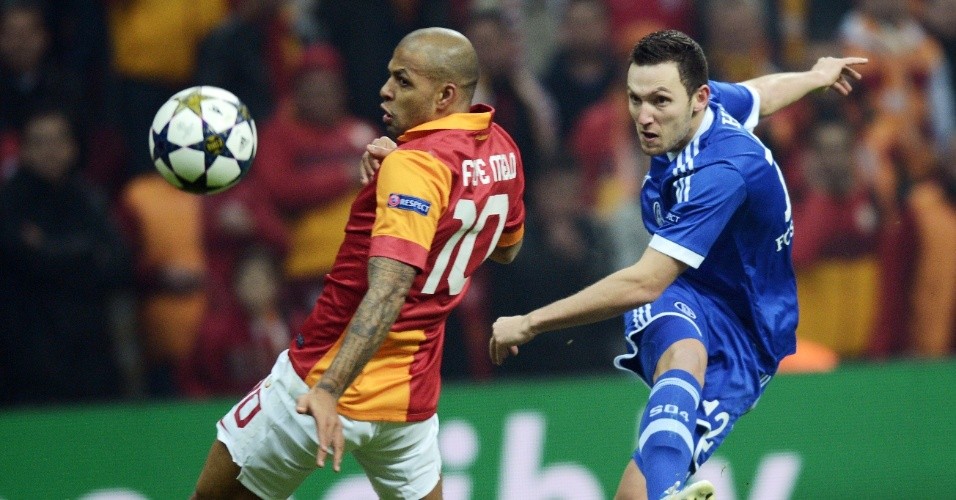 傳控狂潮VS鐵血反擊，阿賈克斯主場誓守三分