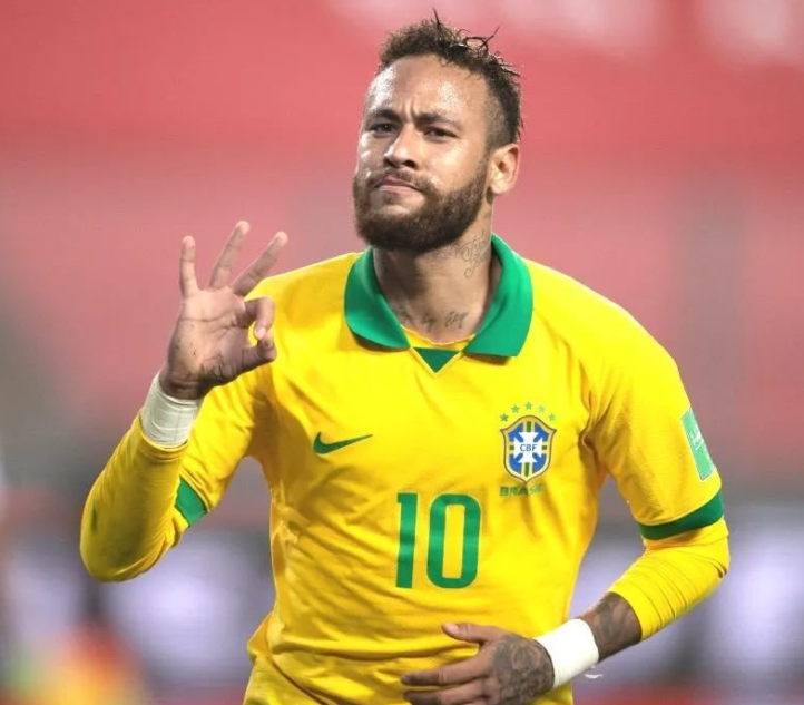 內馬爾復出后或缺席關鍵戰(zhàn)，桑托斯謹慎應對人造草皮挑戰(zhàn)