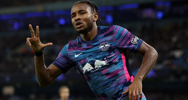 曼聯(lián)轉(zhuǎn)會(huì)決策：基于球員狀況的審慎考量