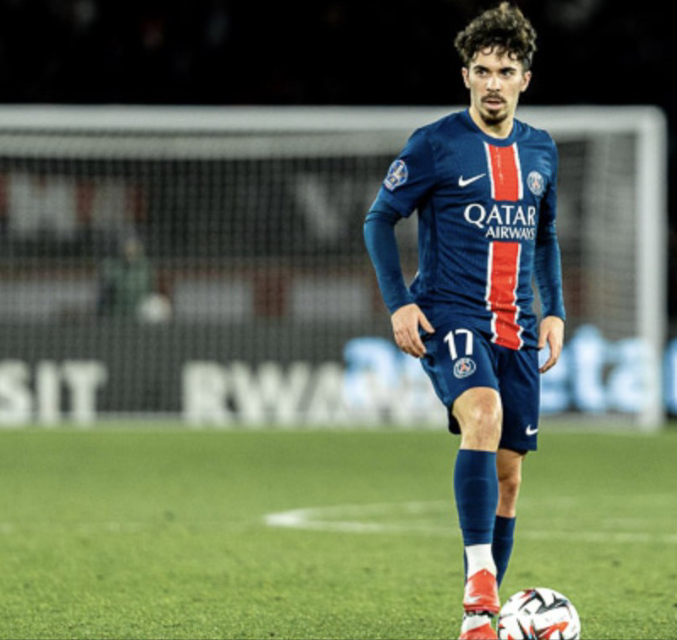 歐冠激戰(zhàn)：維蒂尼亞帽子戲法助力巴黎逆轉(zhuǎn)，暢談賽場感悟