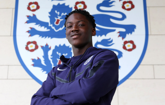 曼聯(lián)重建進(jìn)行時(shí)：陣容調(diào)整與轉(zhuǎn)會風(fēng)云