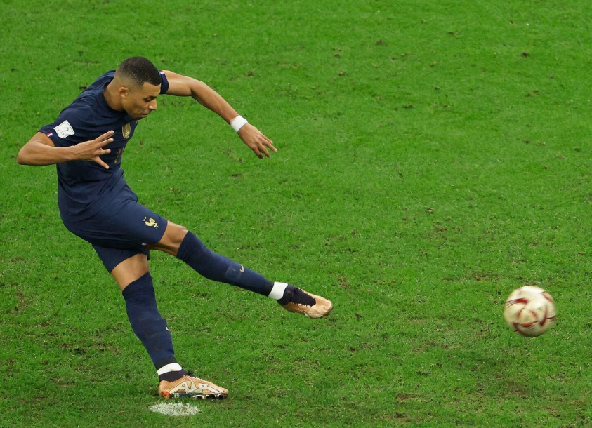 斯內(nèi)德談金球獎：姆巴佩2026年奪冠可期