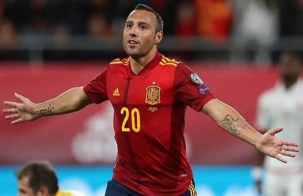 西甲賽場：卡索拉紅牌風波與職業(yè)生涯軌跡