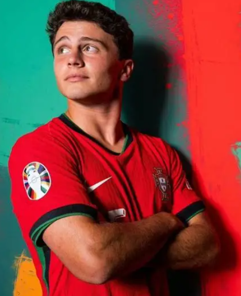 納尼評(píng)曼聯(lián)中場(chǎng)：強(qiáng)調(diào)需引援，盛贊若昂·內(nèi)維斯